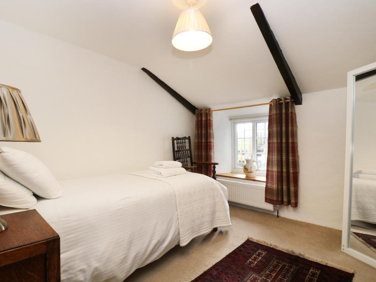 13 Castle Hill * Lostwithiel